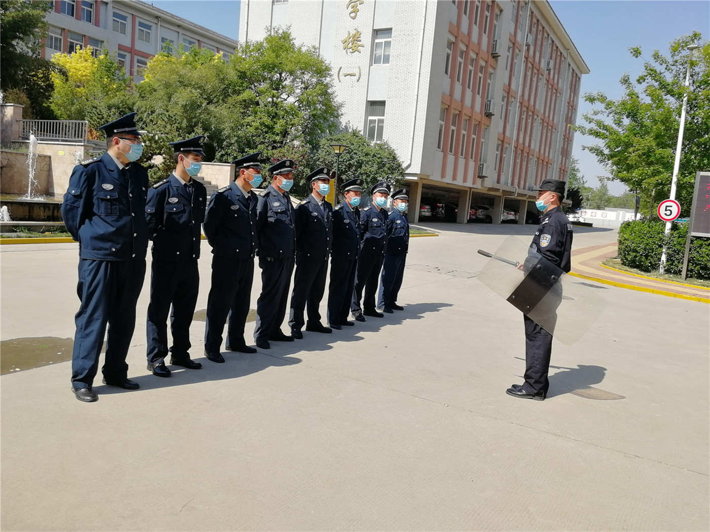 加強保安隊伍建設(shè) 筑牢安全防線